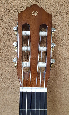 Классическая гитара Yamaha C40